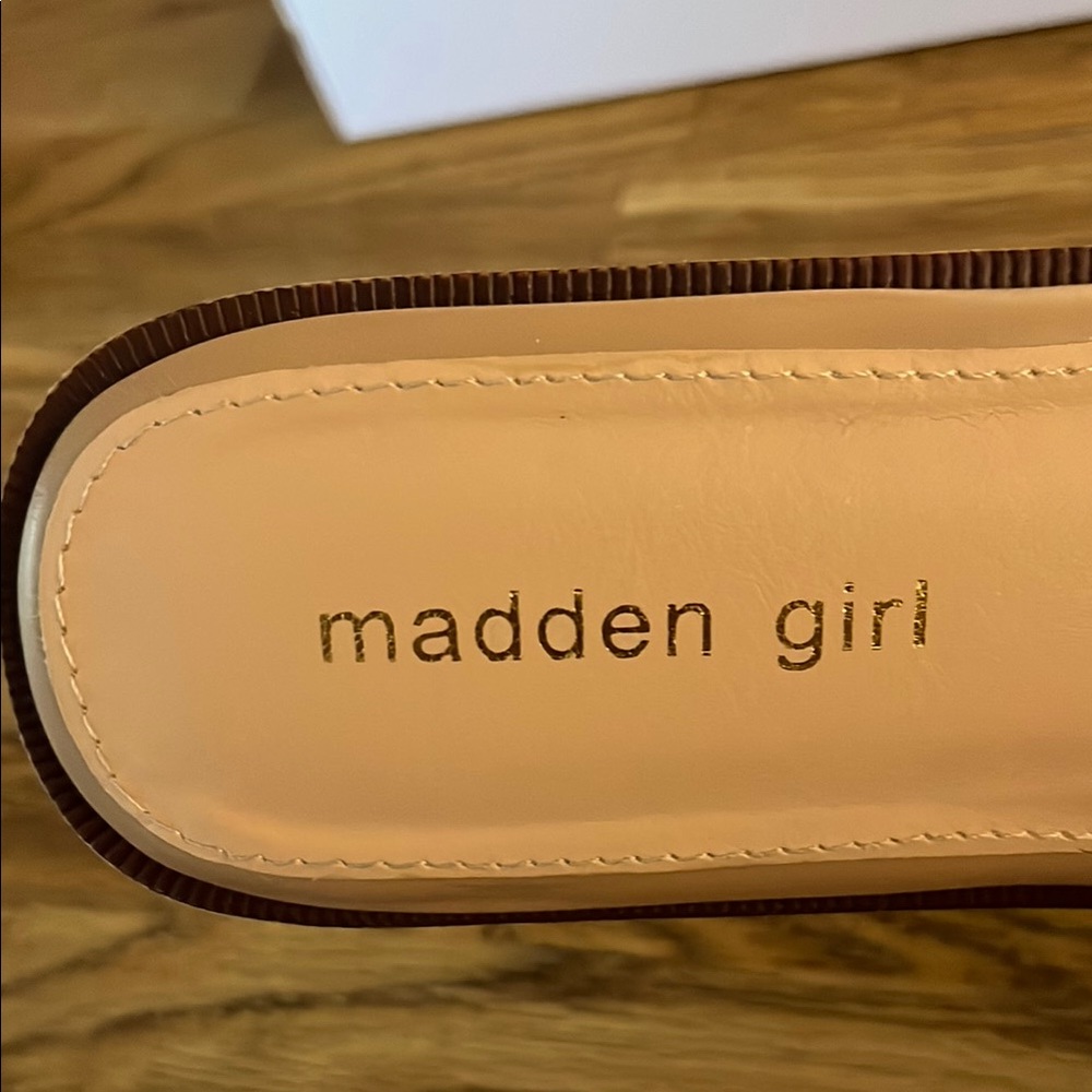 NWT Madden Girl Hailey-R Slide Sandals - Picture 5 of 12